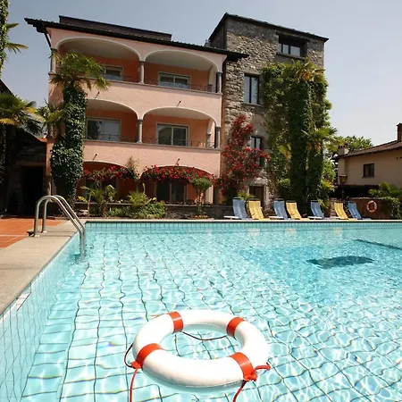 Romantik Castello Seeschloss Hotel 4*